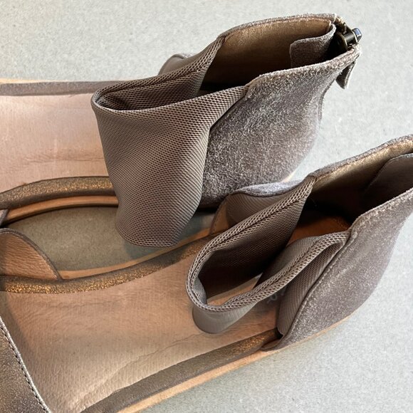 Eileen Fisher Metallic Taupe Leather Elastic Mesh Open-Toe Flat Sandals Size 8.5 - Picture 4 of 7